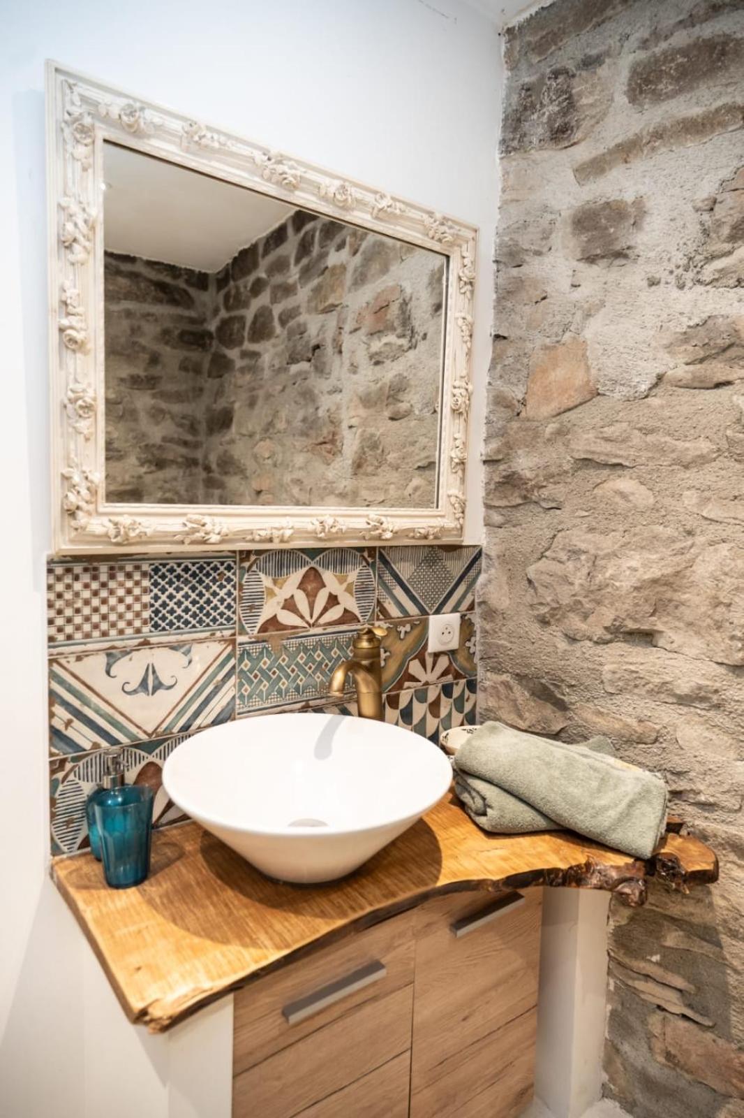 Petite Maison Pleine Nature La Bastide-Pradines Exterior foto
